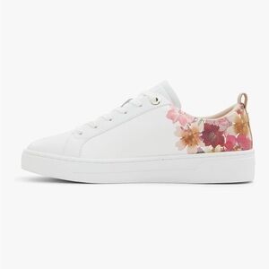 🆕Floral White Women's Sneakers TED BAKER..(size 7.5) it has no box 📦